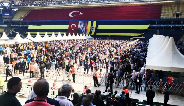 Kritik kongrede sandıklar kapandı