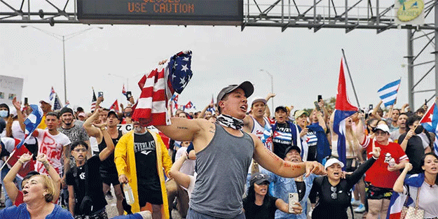 Küba'daki gösterilerden korkutan haber