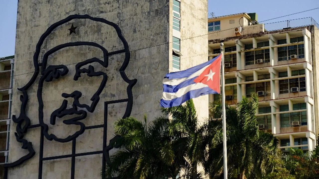 Küba’dan ABD emperyalizmine Venezuela uyarısı!