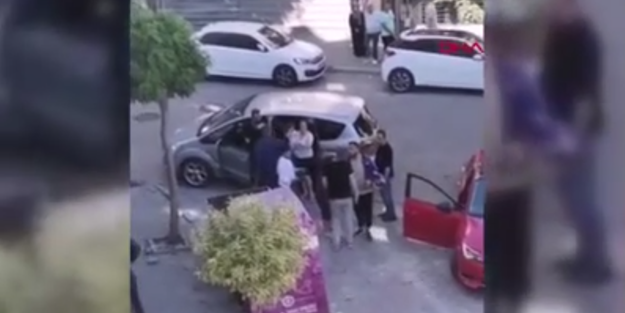 ‘Kucağımda çocuğum var’ sözüne rağmen bıçak çekip tehdit etti