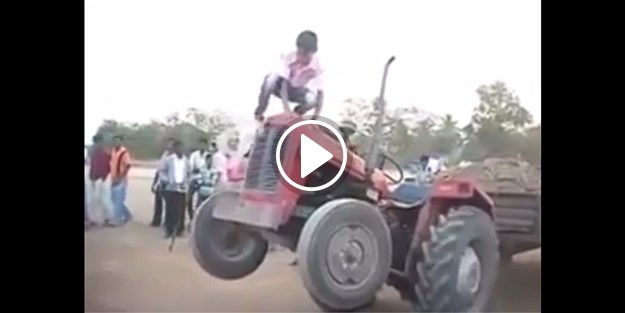 Küçücük çocuktan 'traktör' show!
