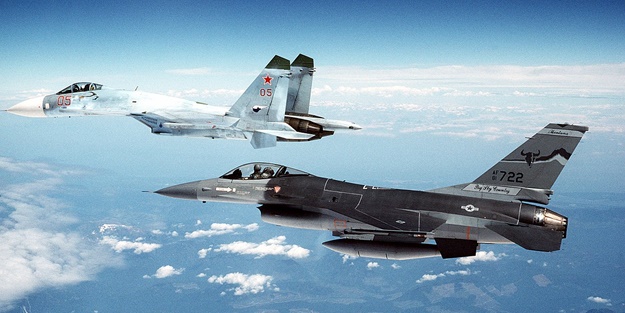 Küçük çocuğun şakası savaş uçakların havalandırdı