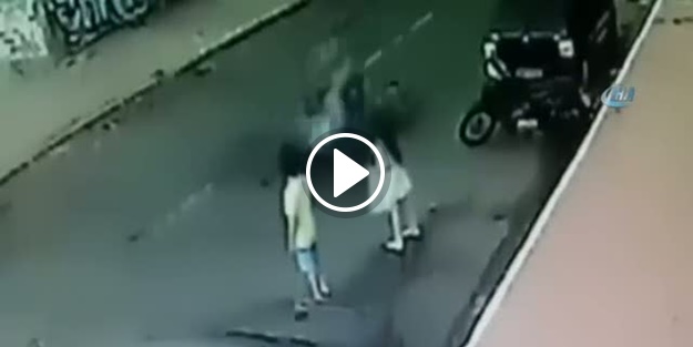 Küçük çocuk bir anda yola fırlayınca...