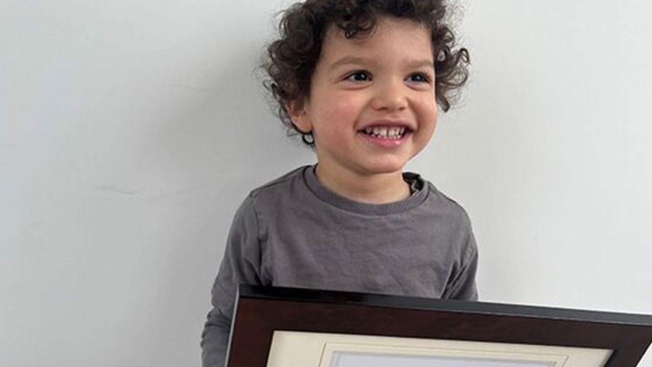 Küçük çocuk dünyanın en zekilerinden biri! Henüz 2 yaşında Mensa'ya kabul edildi