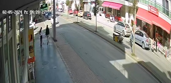 Küçük çocuk yola fırladı! Kurye ölümden döndü