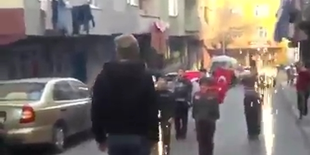 Küçük çocukların 'komando abi' sevgisi