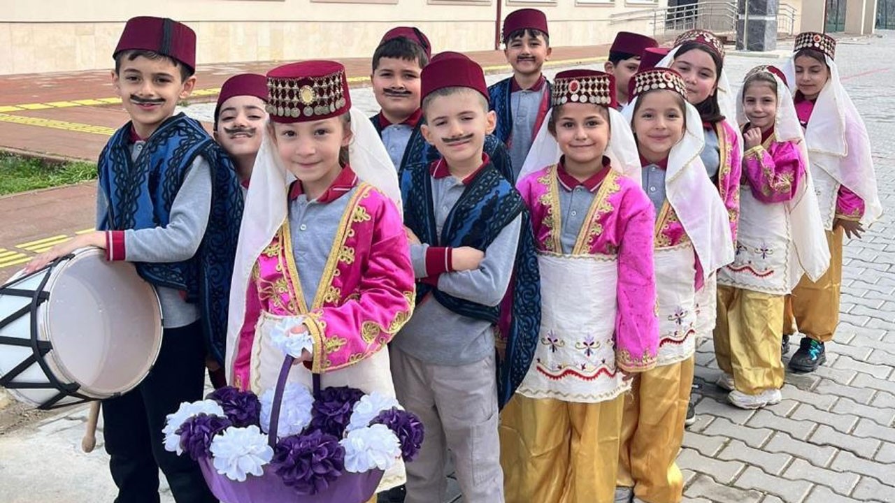 Küçük davulcular yüzleri güldürdü