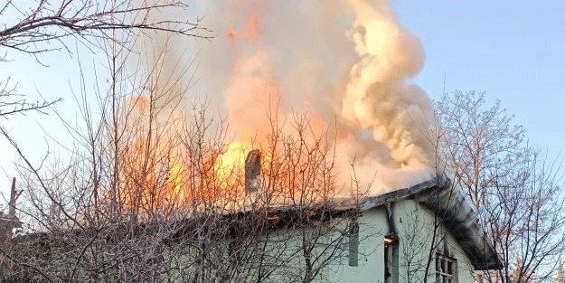 Küçük ev küle döndü