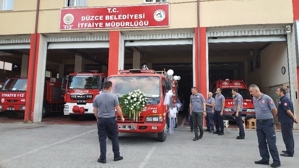 Küçük Eymen’in hayalini itfaiyeciler gerçek yaptı 
