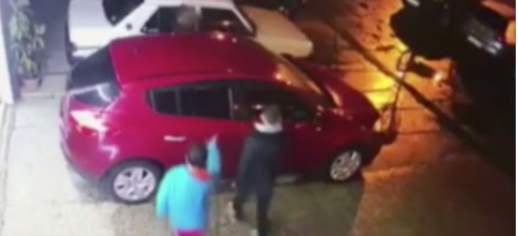 Küçük hırsızlar, çaldıkları arabayla 4 gündür geziyor!