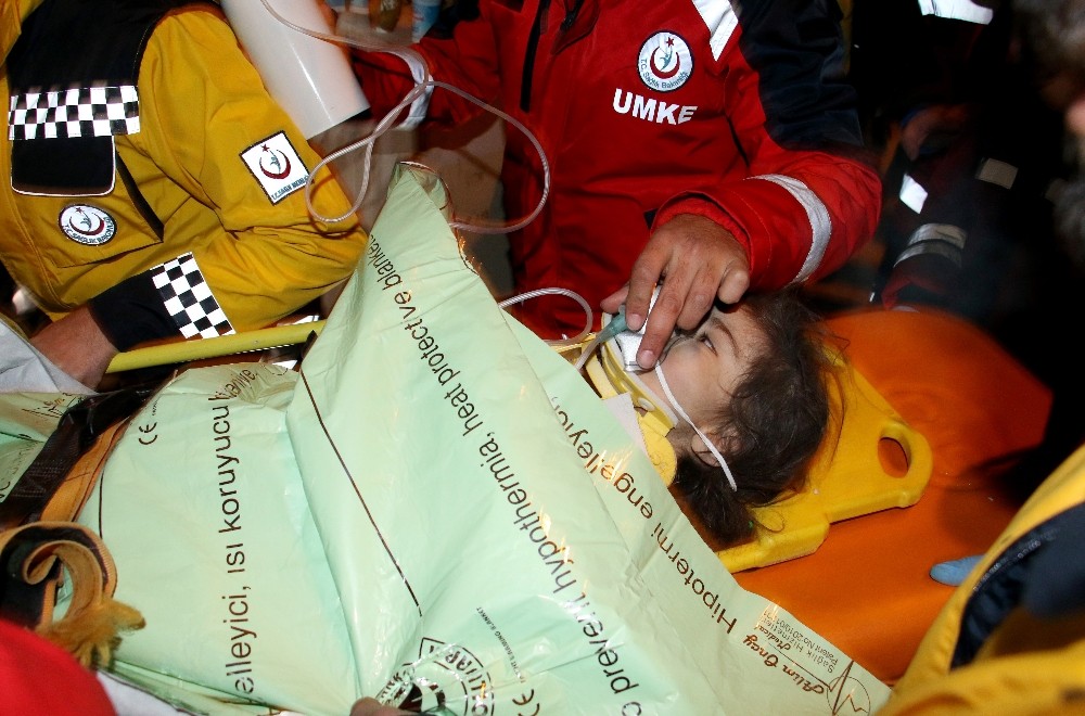 Küçük kız 24 saat sonra böyle kurtarıldı 
