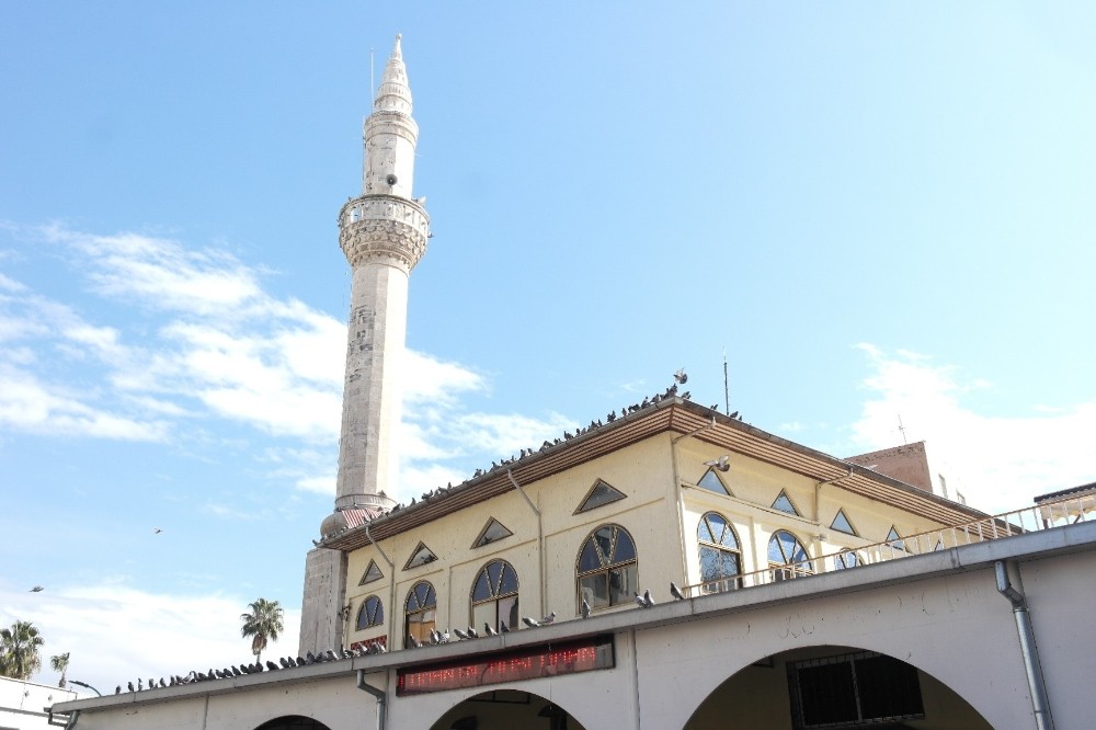 Küçük Minare Camii ibadete geçici olarak ara verdi 