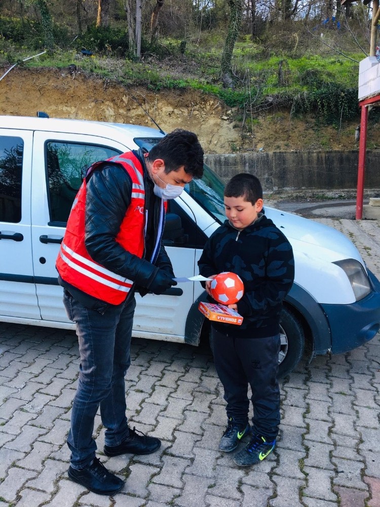 Küçük Muhammet, vefa destekten top ve tombala istedi 