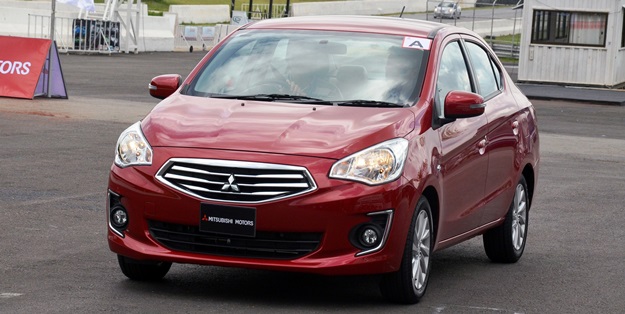 Küçük sedan lüksü Attrage ile çıkışta