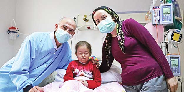 Küçük Sena sosyal medya desteği ile hayata tutundu