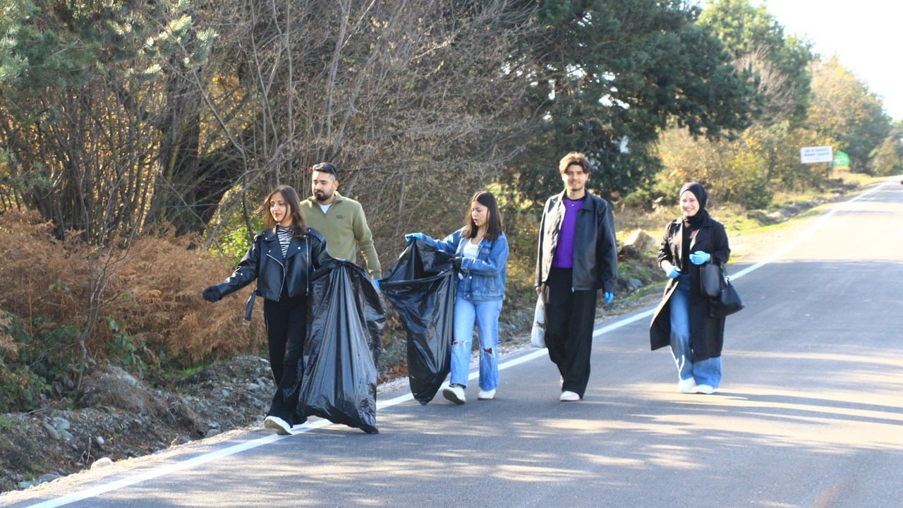 Küçük Yayla’da 1 saatte 1,4 ton atık toplandı