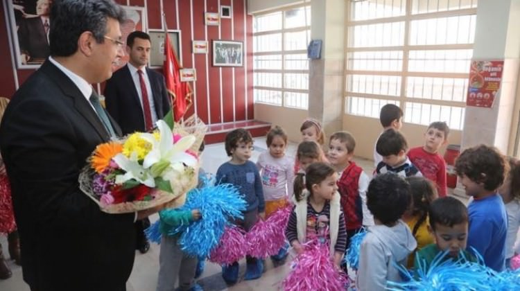 Küçükçekmece Belediye Başkanı Karadeniz öğrencilerle buluştu