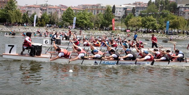 Küçükçekmece Gölü'nde Üniçek coşkusu