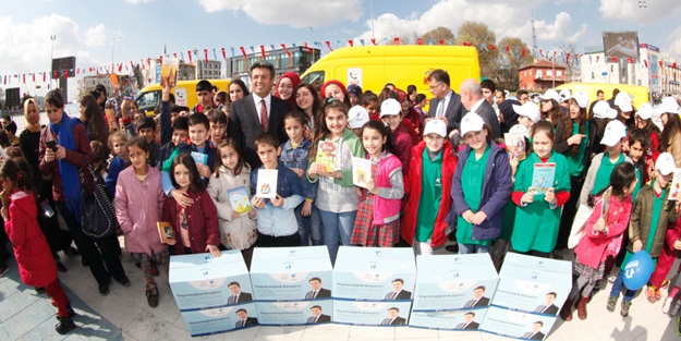 Küçükçekmece'de 36 bin kitap toplandı