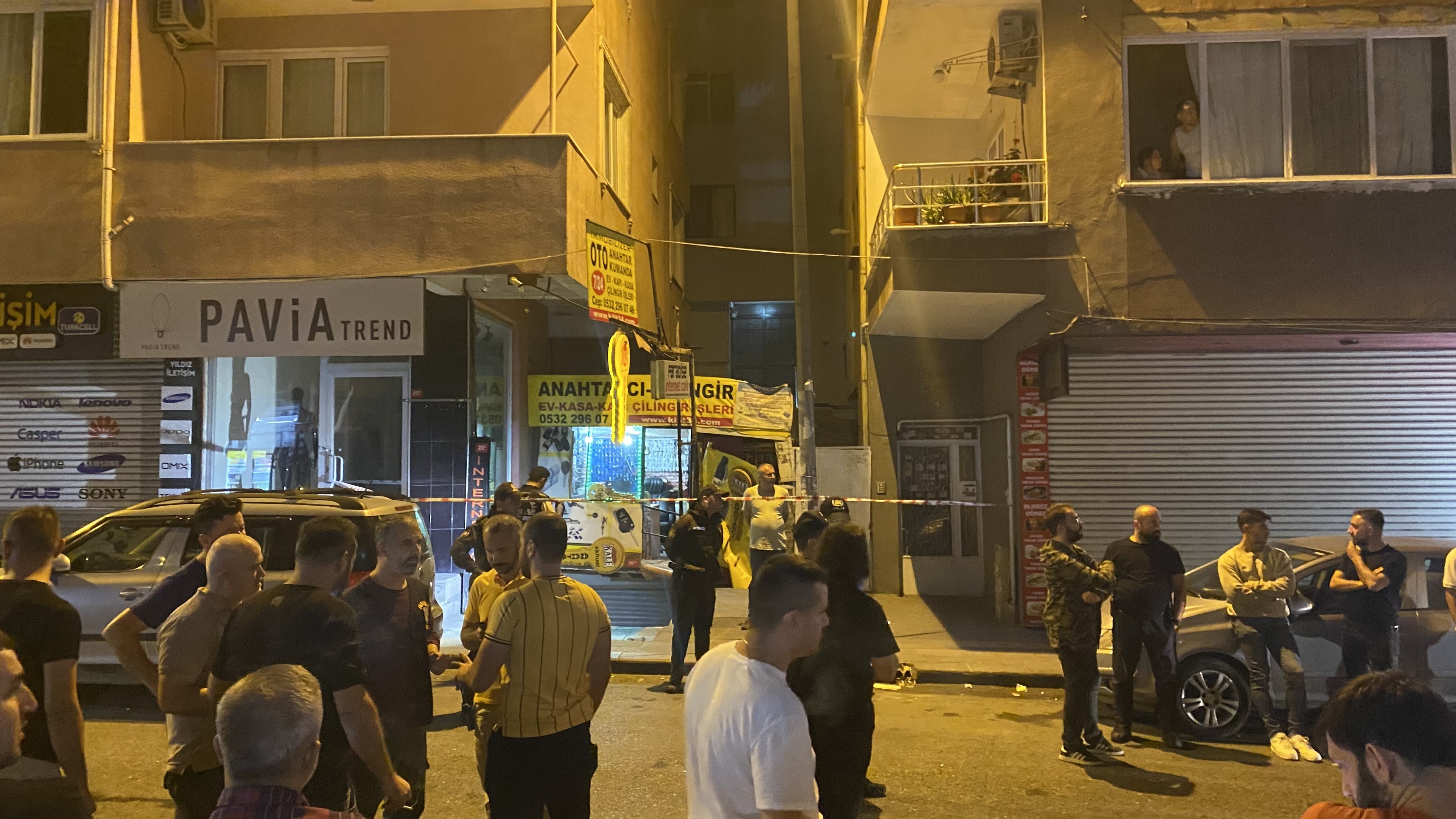 Küçükçekmece’de bir iş yerine ses bombası atıldı