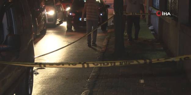 Küçükçekmece'de dehşet anları! Bir araca kurşun yağdırdılar