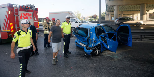 Küçükçekmece'de feci kaza: 3 yaralı