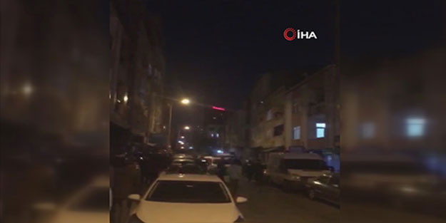 Küçükçekmece’de iki grup arasındaki sözlü tartışma taşlı sopalı kavgaya dönüştü