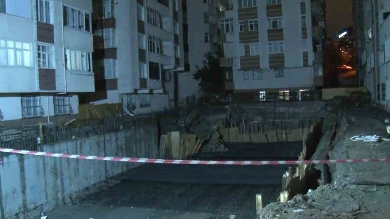 Küçükçekmece’de toprak kayması! Bina sakinleri tahliye edildi