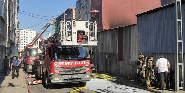 Küçükçekmece'de yangın! Ekipler müdahale etti