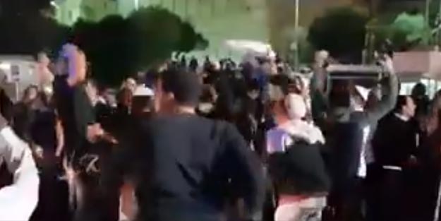 Kudüs'ten sonra sıra El Halil'de! Siyonist yerleşimciler cami avlusunda dans etti!