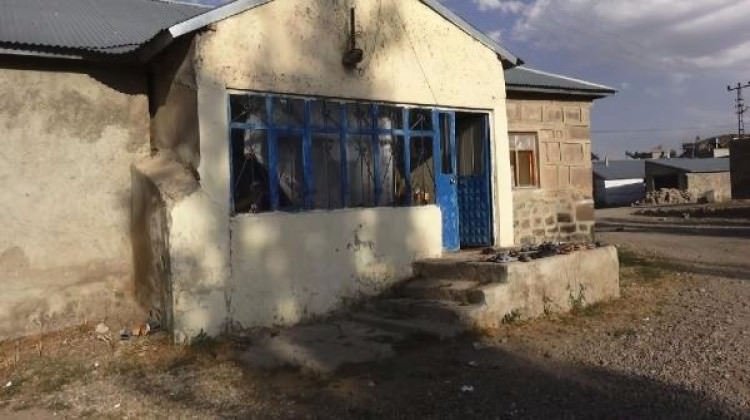 Kuduz köpeğin ısırdığı köylü öldü