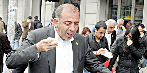 Küfürbaz Tekin kendine baksın