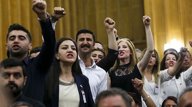 Küfürbazlar CHP Buca Teşkilatı'nda