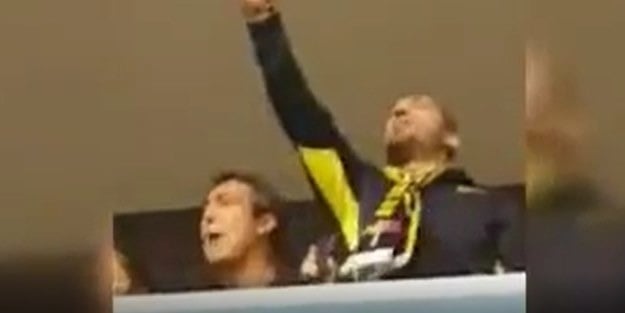 Küfürlü tezahürata Ali Koç da katıldı