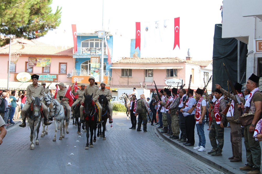 Kula’da 97’nci kurtuluş coşkusu 