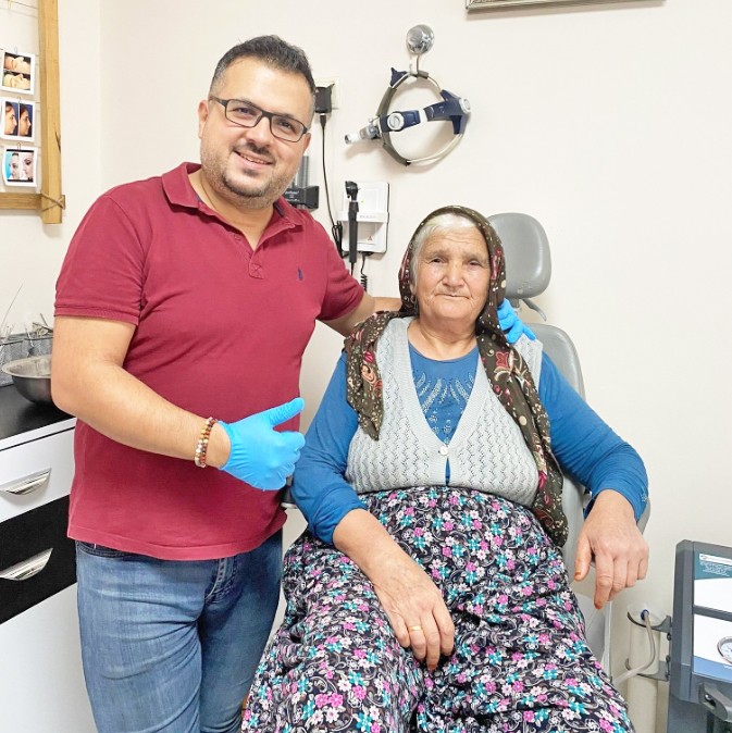 Kulağına öyle bir şey yuva yapmış ki şok olacaksınız: Hışırtı yapan meğerse...