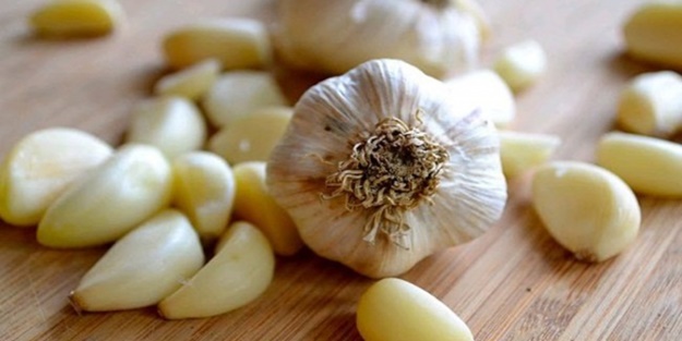 Kulağınıza sarımsak sokup bekletirseniz bakın ne olur