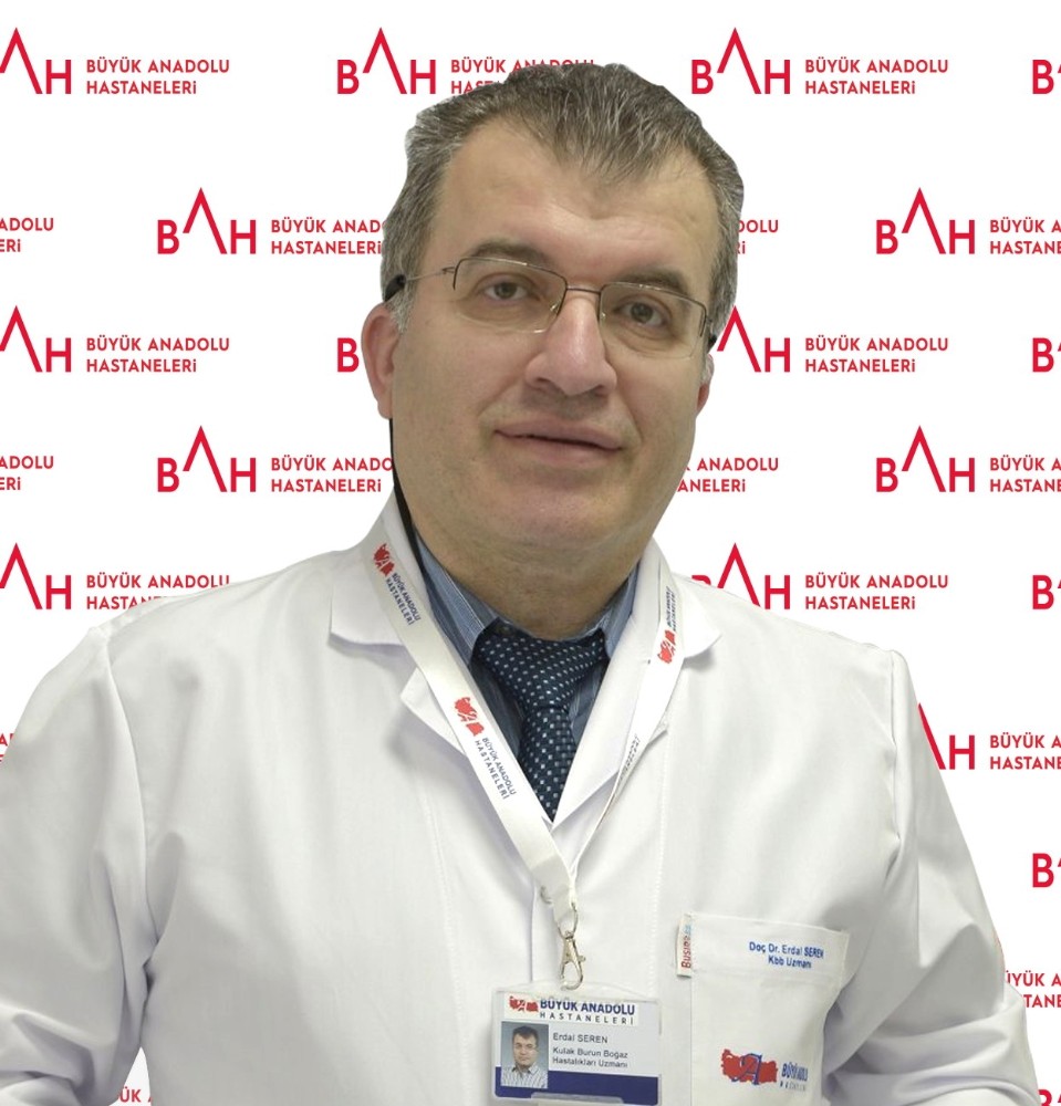 Kulak sağlığı için havuz ve denizde önem alın 