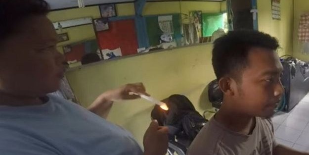 Kulak temizlemek için sıra dışı yöntem