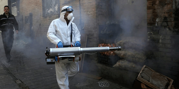 Kulaktan dolma bilgi can aldı! Koronavirüsten korunmak için bakın ne yaptılar