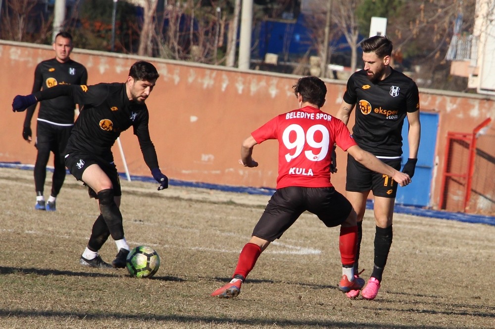 Kulaspor evinde lidere teslim 