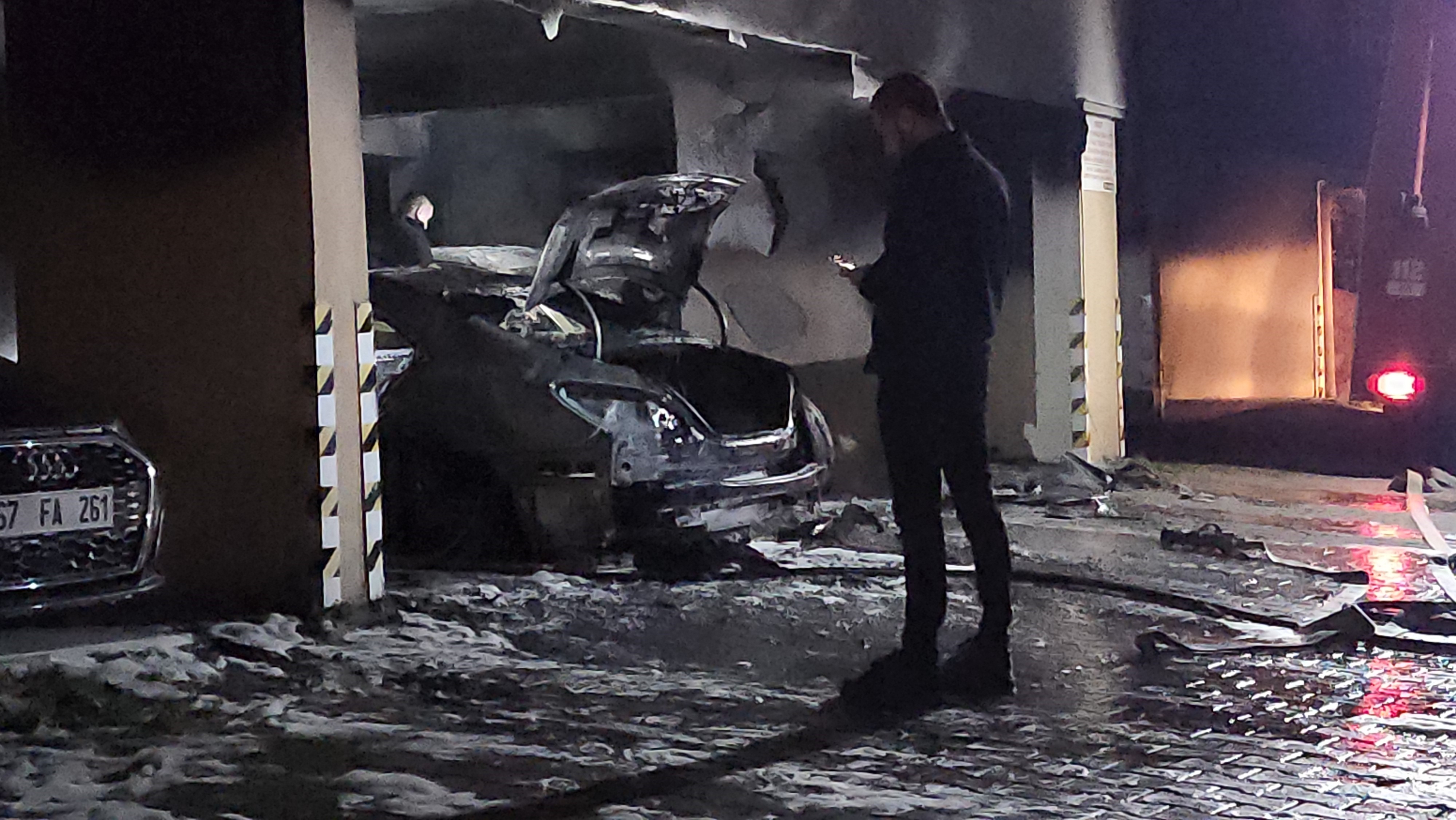 Küle dönen otomobilde kundaklama şüphesi