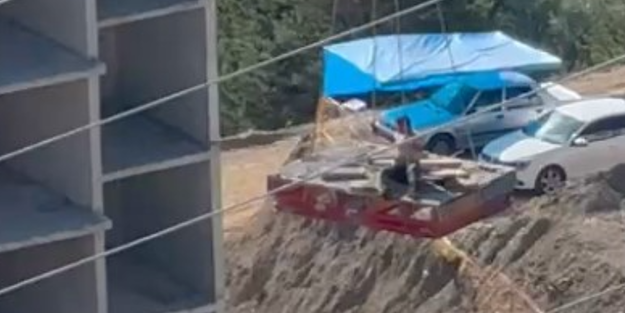 Kule vinç üzerinde ölüme davetiye çıkarttı