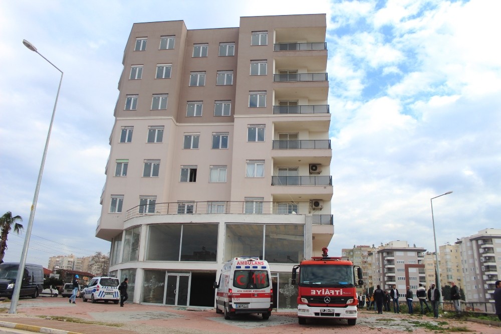 Kullanılmayan binanın asansör boşluğunda ölü bulundu 
