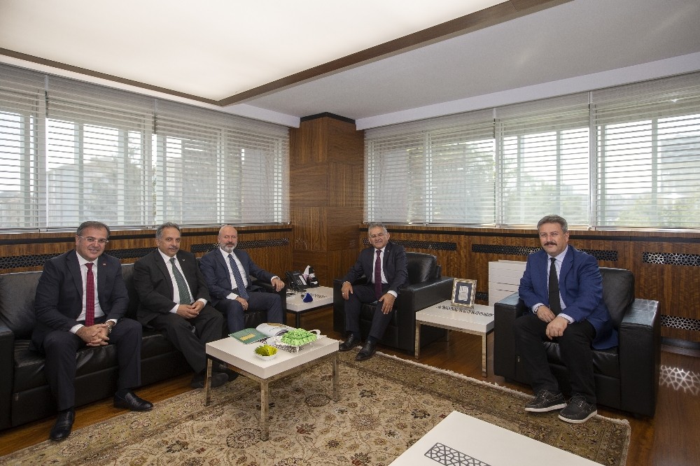 Külliye dönüşü başkanlar zirvesi 