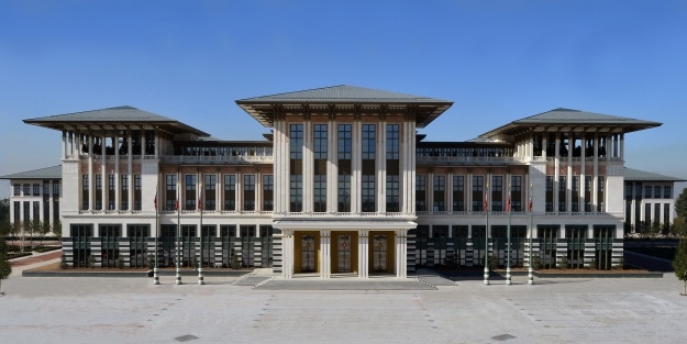 Külliye neyinize, genelev patroniçesinin binası size çok bile!