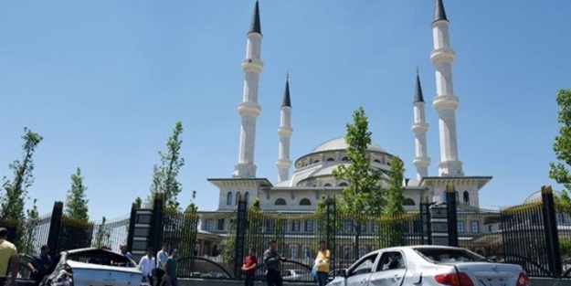 Külliye'de büyük hasar!