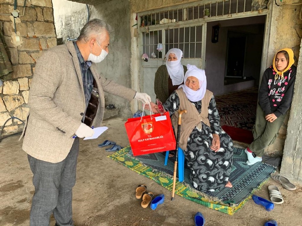 Kulp Vefa Sosyal Destek Grubundan Anneler Günü sürprizi 
