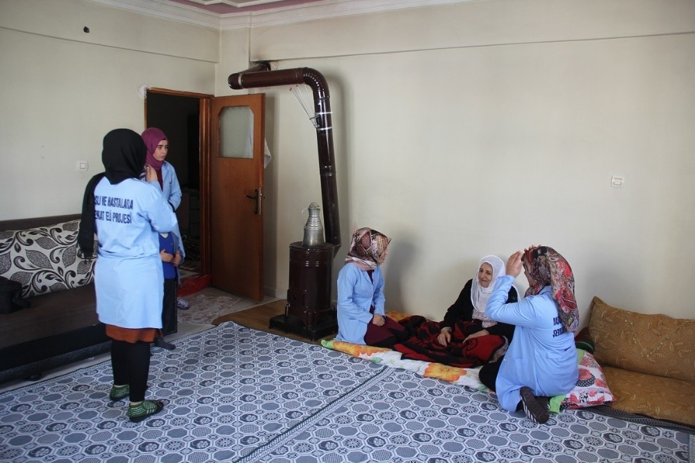 Kulp’ta Hasta ve Yaşlılara Şefkat Eli Projesi 