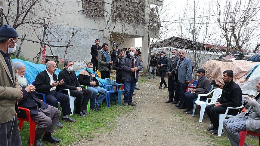 Kulp'taki şehit yakınlarından terör örgütü PKK'ya tepki